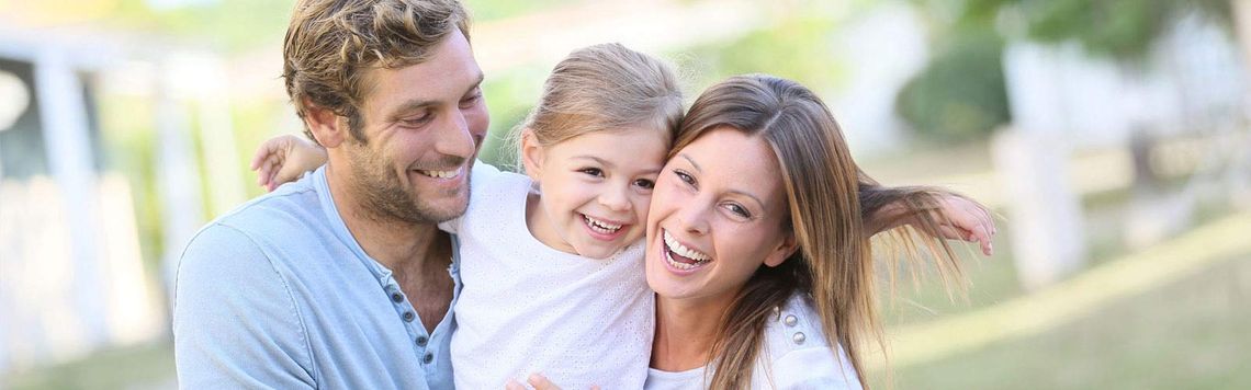 Centro de Terapia y Asesoramiento Psicológico Mónica Mateos familia feliz